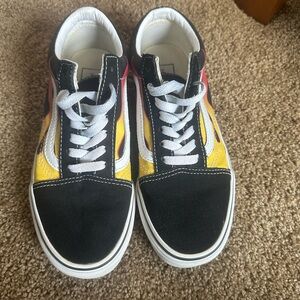 Black flame vans. Woman’s size 7.